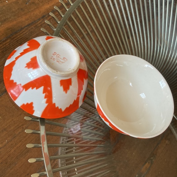 Set of two handmade vintage porcelain ceramic orange ikat bowls - Picture 2 of 10
